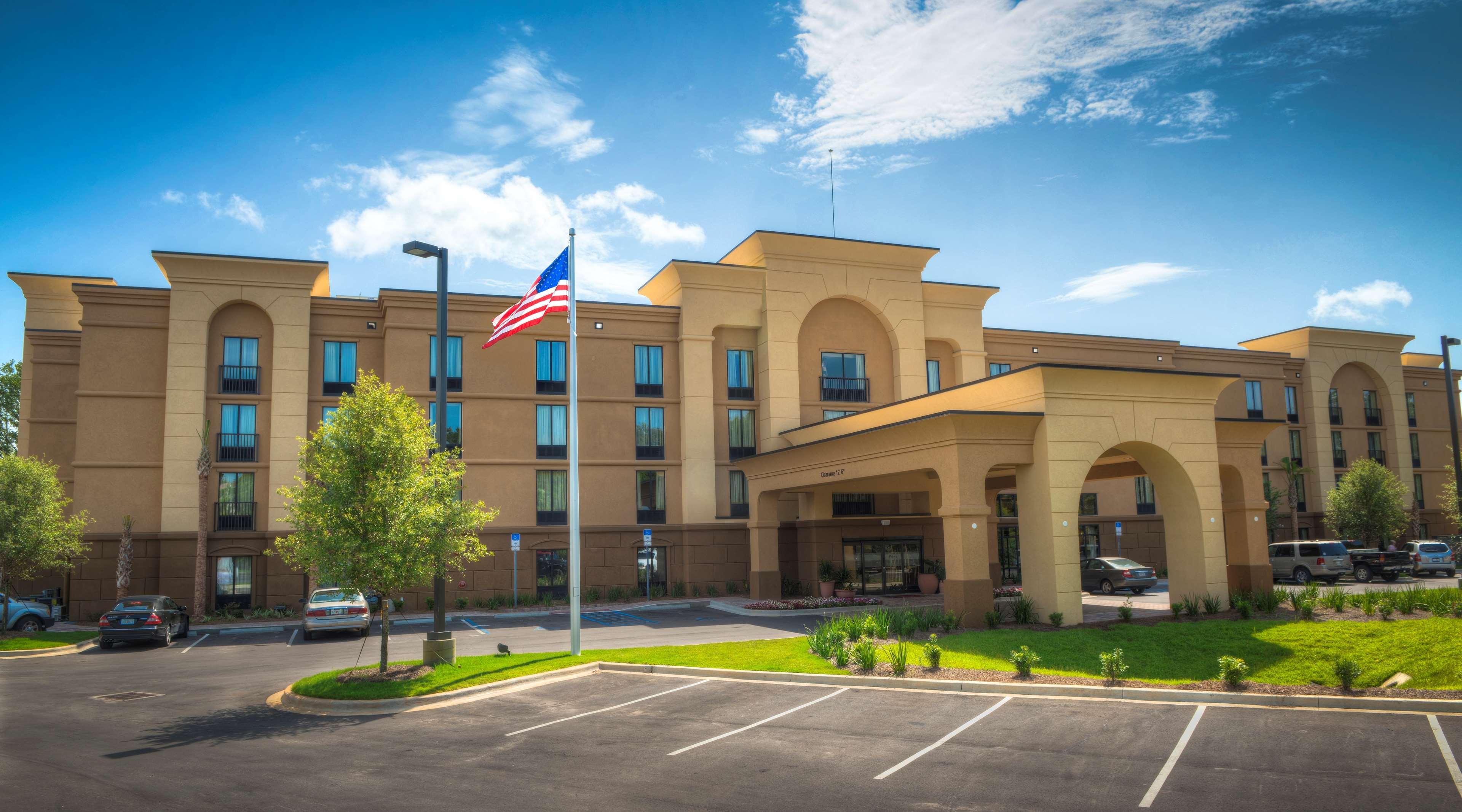 Hampton Inn & Suites Pensacola/Галф-Бриз Экстерьер фото